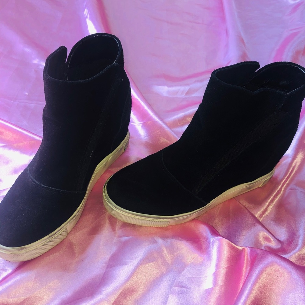 Steve Madden wedged sneaker / booties